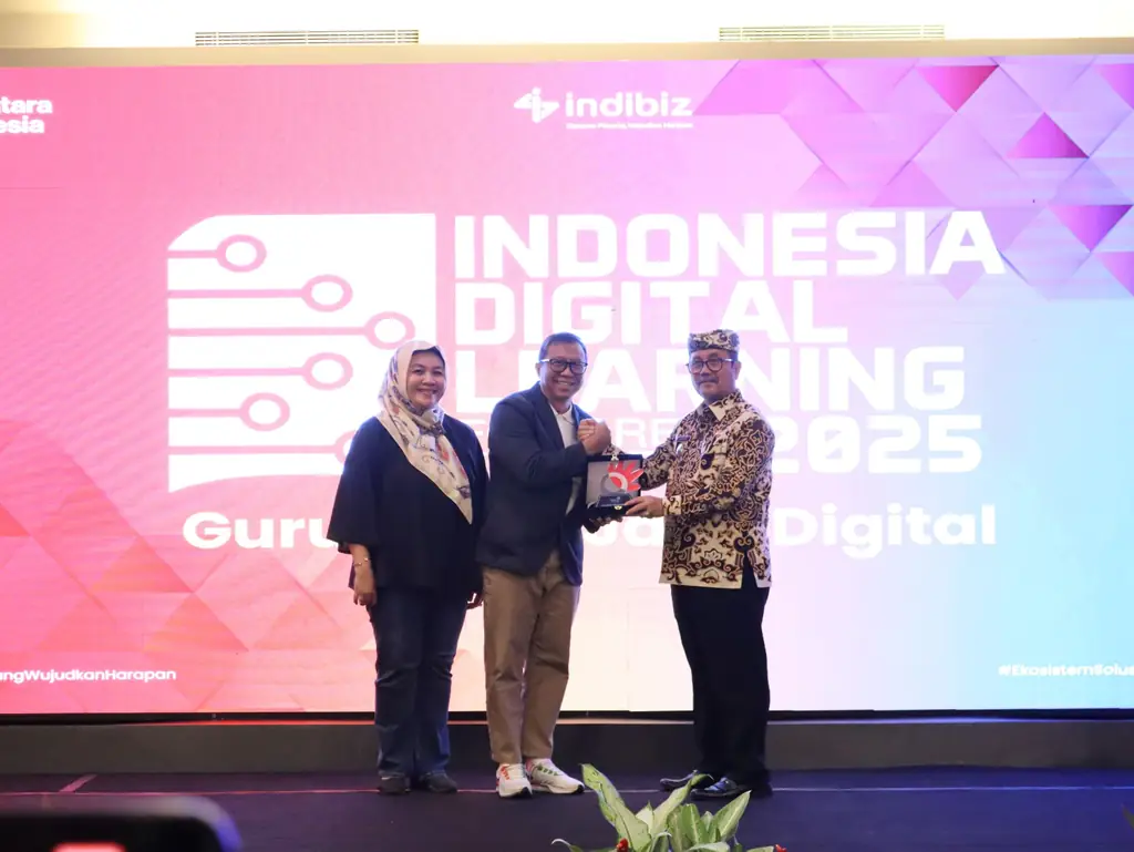Bupati Cirebon Dukung IDL 2025 Telkom, Latih 100 Guru Digital